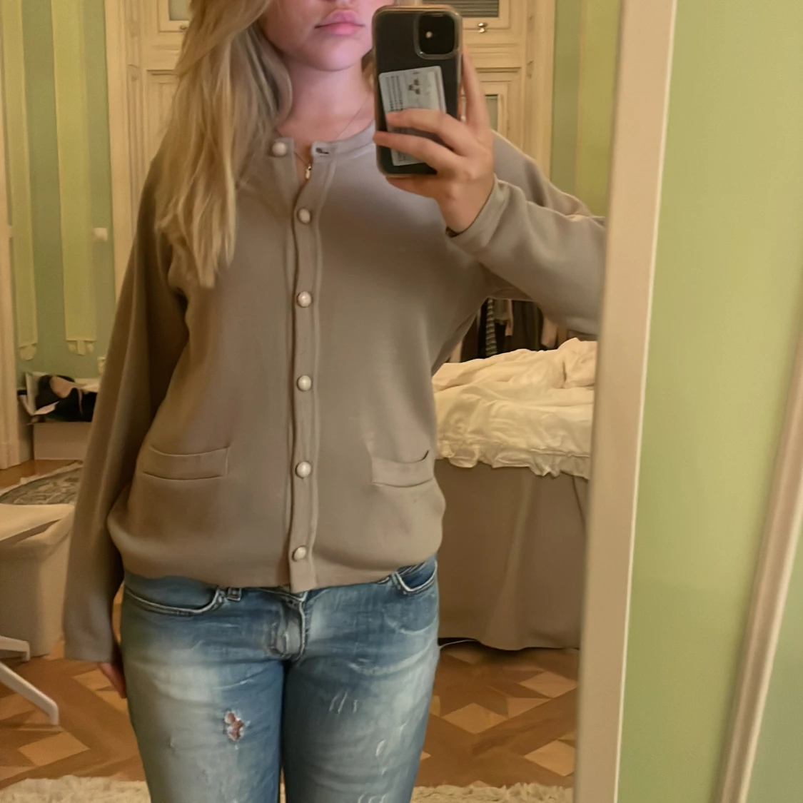 Beige kofta från Micha