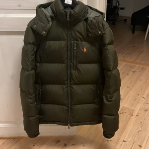 Ralph lauren jacka - Sjukt snygg Ralph lauren jacka i bra skick. Storlek S. Pris 3999