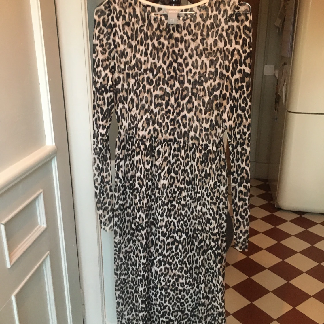 Leopardmönstrad klänning från Lindex - 1