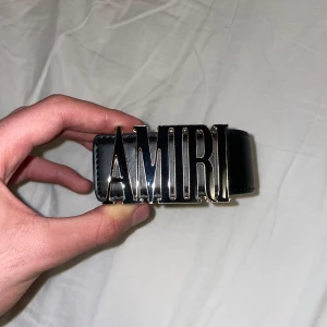 Amiri bälte svart guld  - Helt nytt amiri bälte svart och guld 115cm 