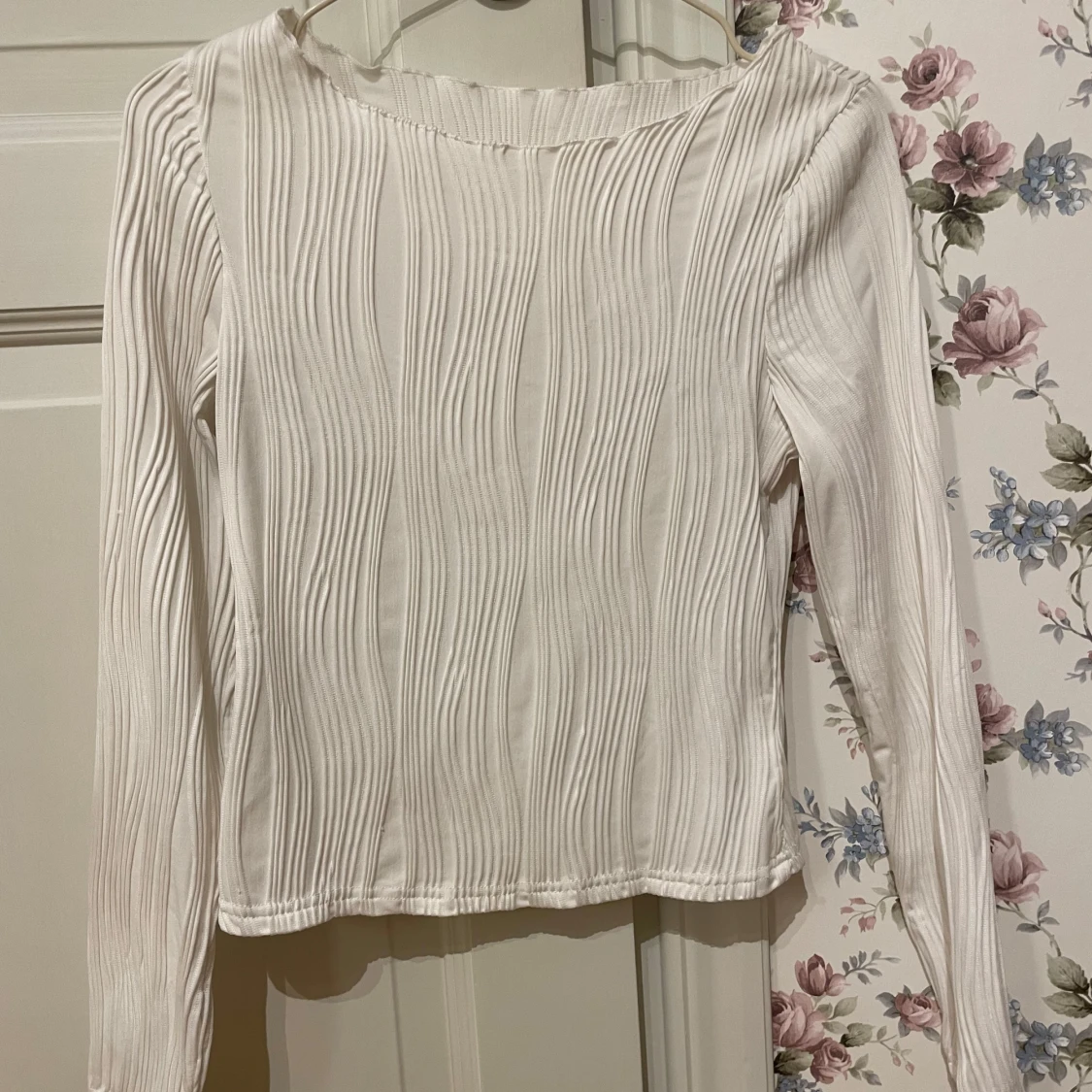 Vit coolt ribbad långärmad topp - 1