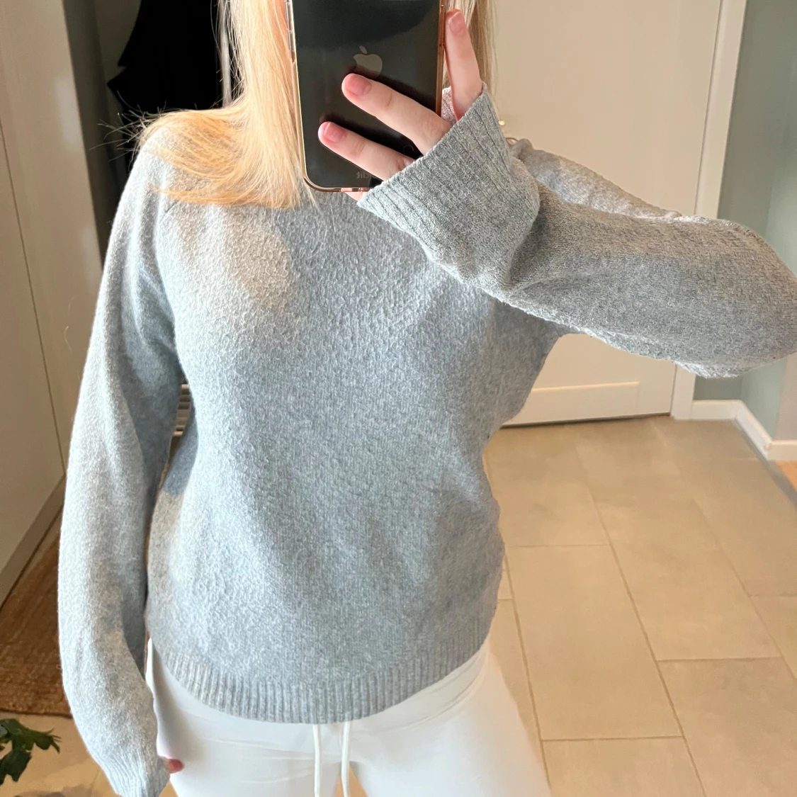 Grå stickad tröja från Vero Moda