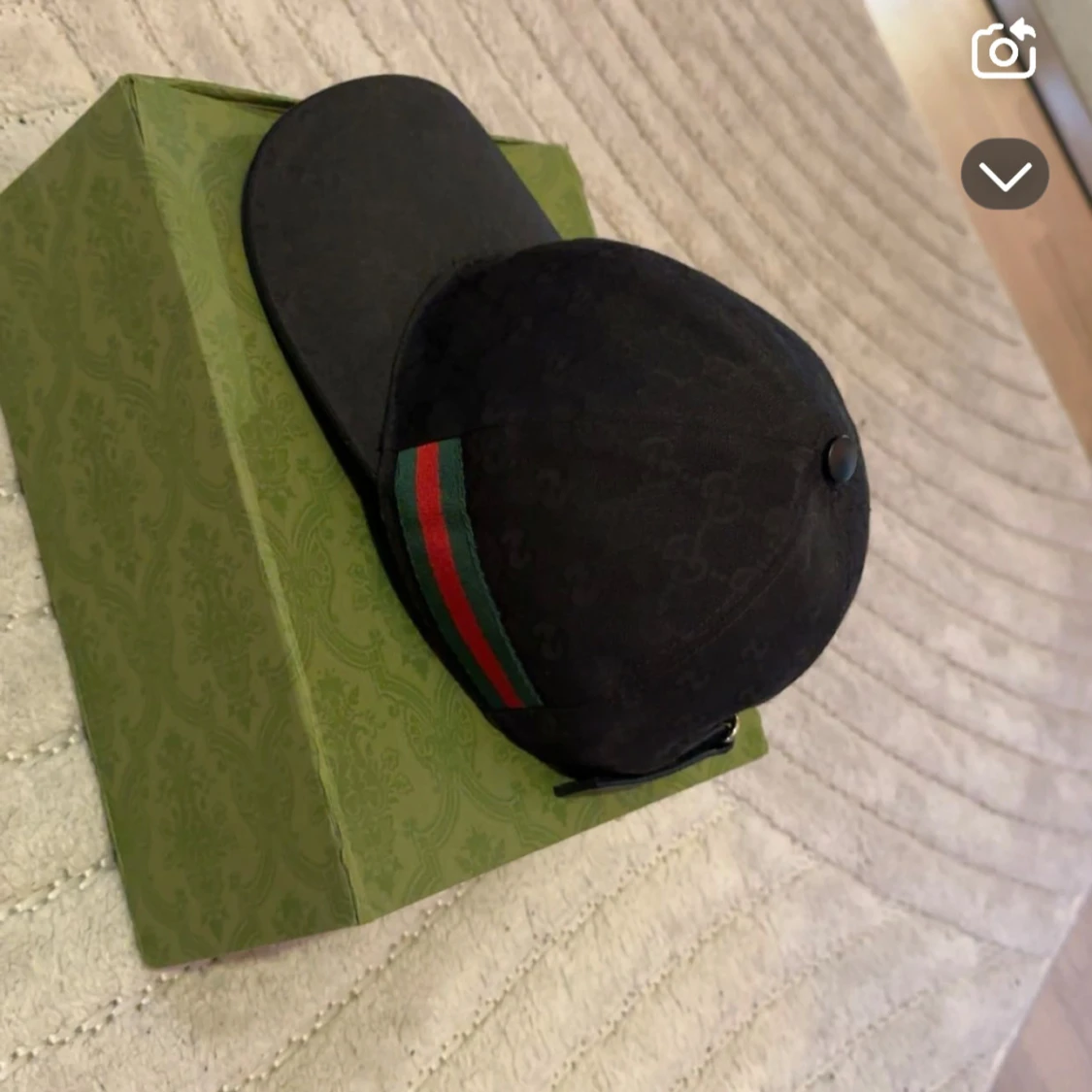 Svart keps från Gucci köpt för 4650 och nu har gått upp till 5650. - 1