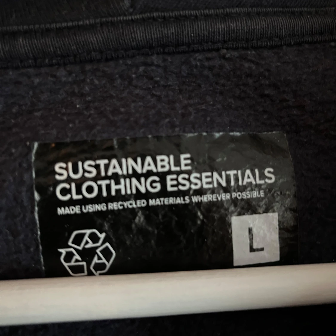 Mörkblå hoodie - 1