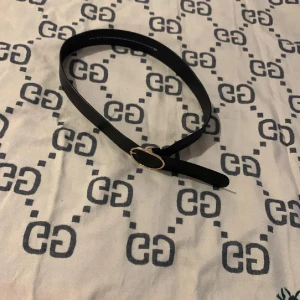 Svart H&M bälte - Size EUR 90 ｜US 35-36