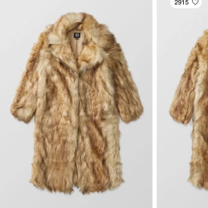 Beige pälsjacka från Urban outfitters - Världens coolaste päls kappa från Urban outfitters. Jag beställde hem två olika jackor och gillade den andra lite mer därför säljer jag denna vidare! Nypris 139 dollar (1500 ish), mitt pris 1300 (lappen är kvar och den är aldrig använd)! Kan mötas upp i Stockholm! :)