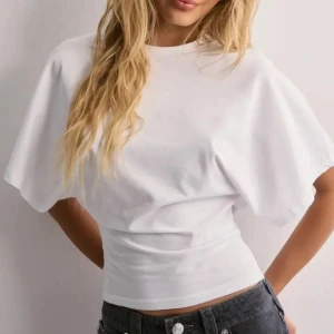 Tshirt - Tshirt från nelly. 199