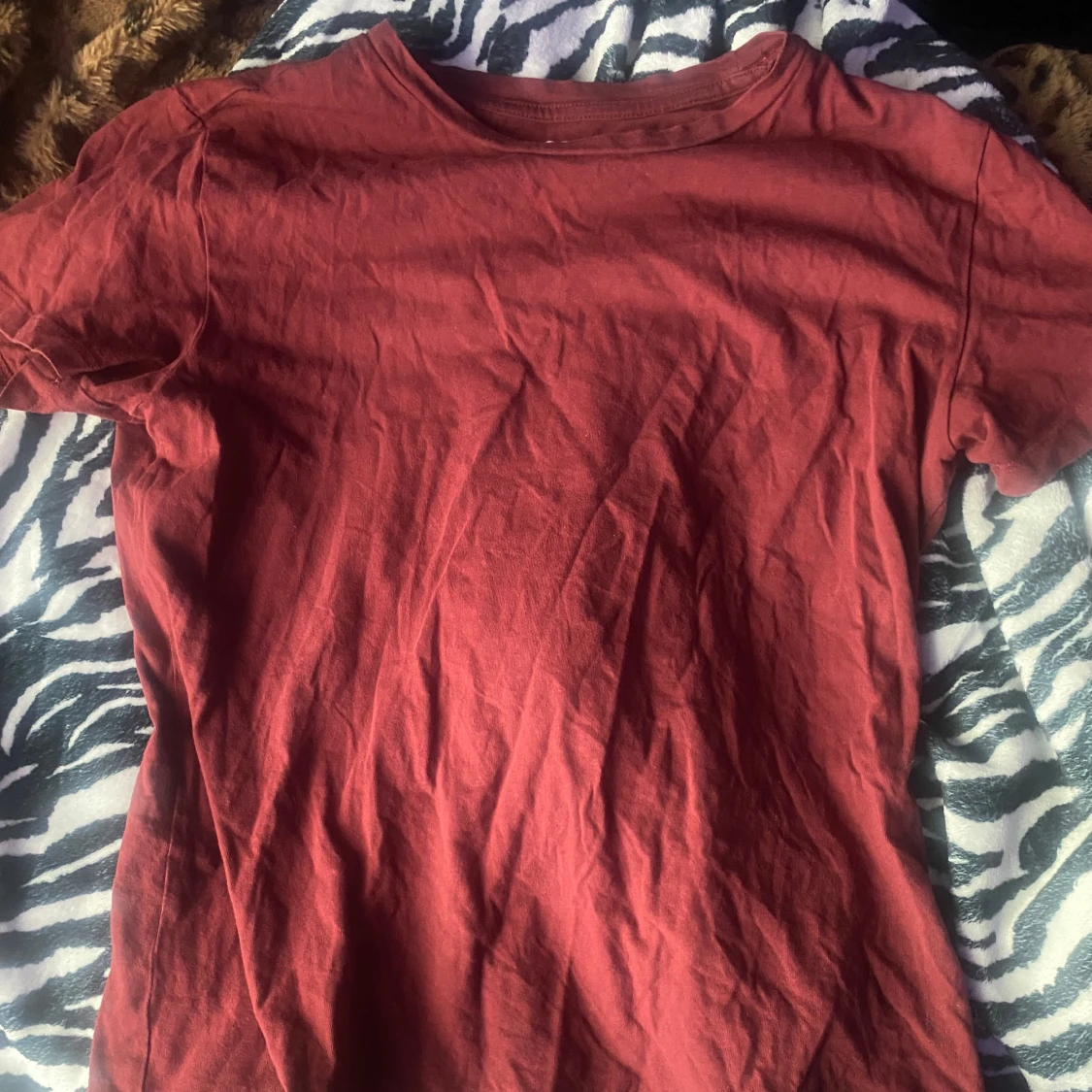 Söt röd t-shirt ❣️