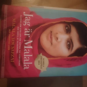 Jag är Malala - Boken 'Jag är Malala' handlar om flickan som stod upp för rätten till utbildning och överlevde talibanernas attack. Skriven av Malala Yousafzai, som tilldelades Nobels fredspris 2014.