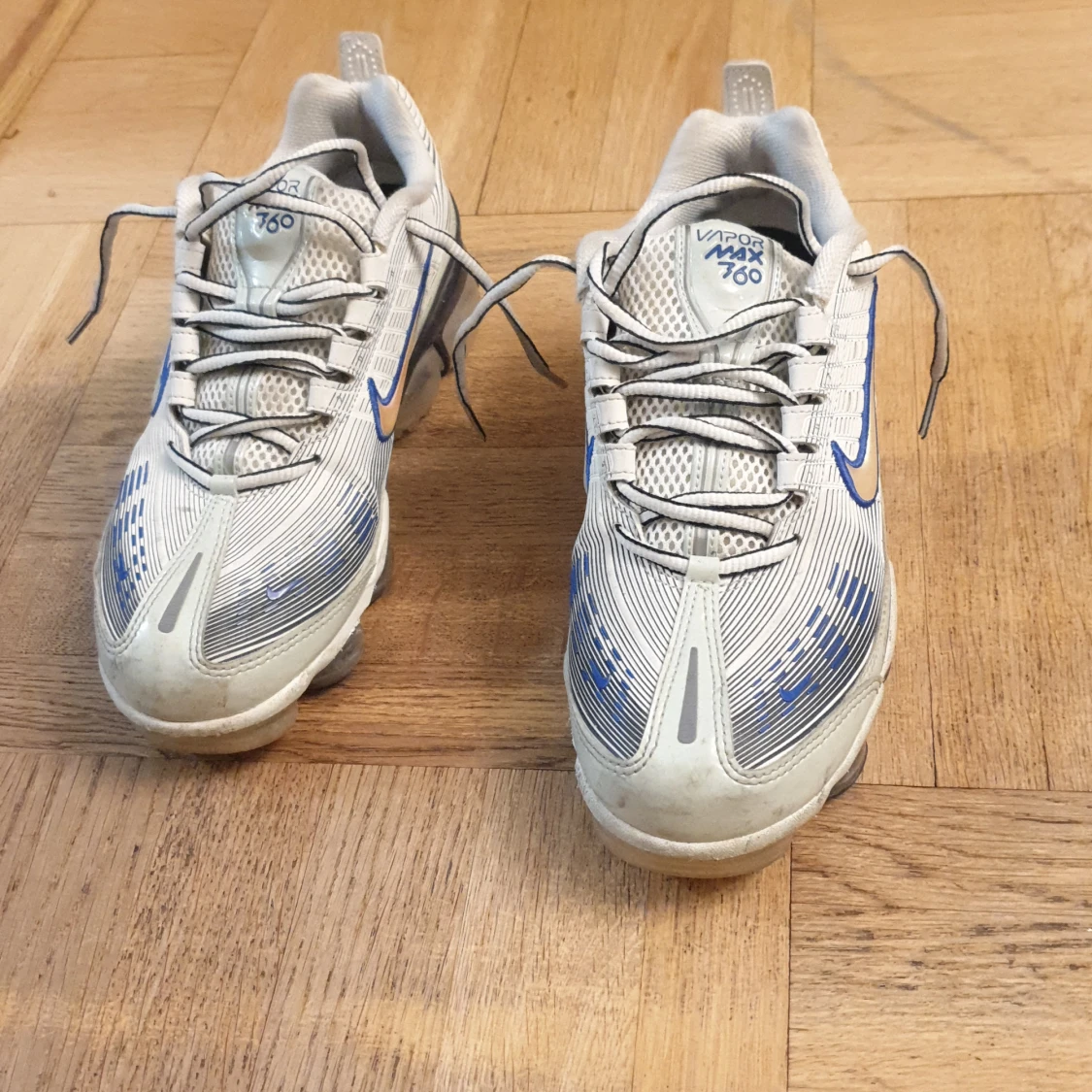 Nike Air Max 360 i vitt och blått - 1