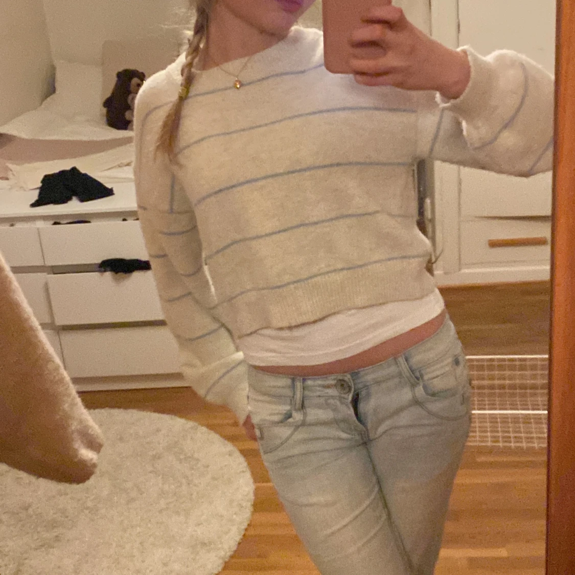 Beige randig stickad tröja - 1