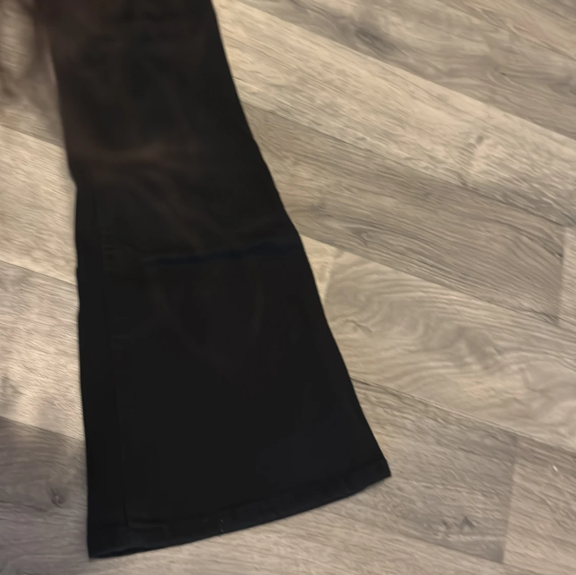 Svarta bootcut byxor från Lindex - 2