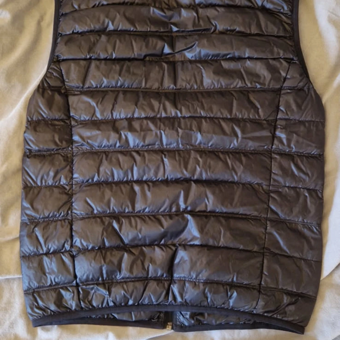 Svart dunväst från Emporio Armani - 1