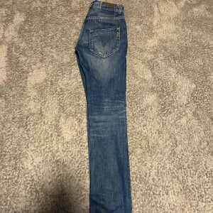 Dondup Jens - Dondup Jens i storlek 30,i topp skick!skriv bara vid minsta fundering!