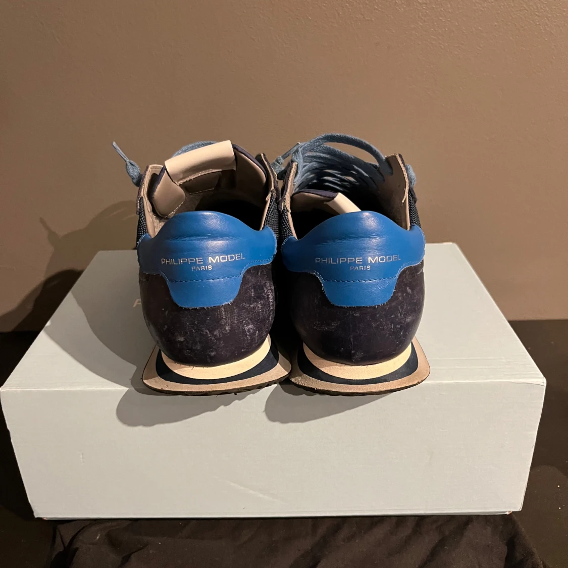 Blå sneakers från Philippe Model - 1