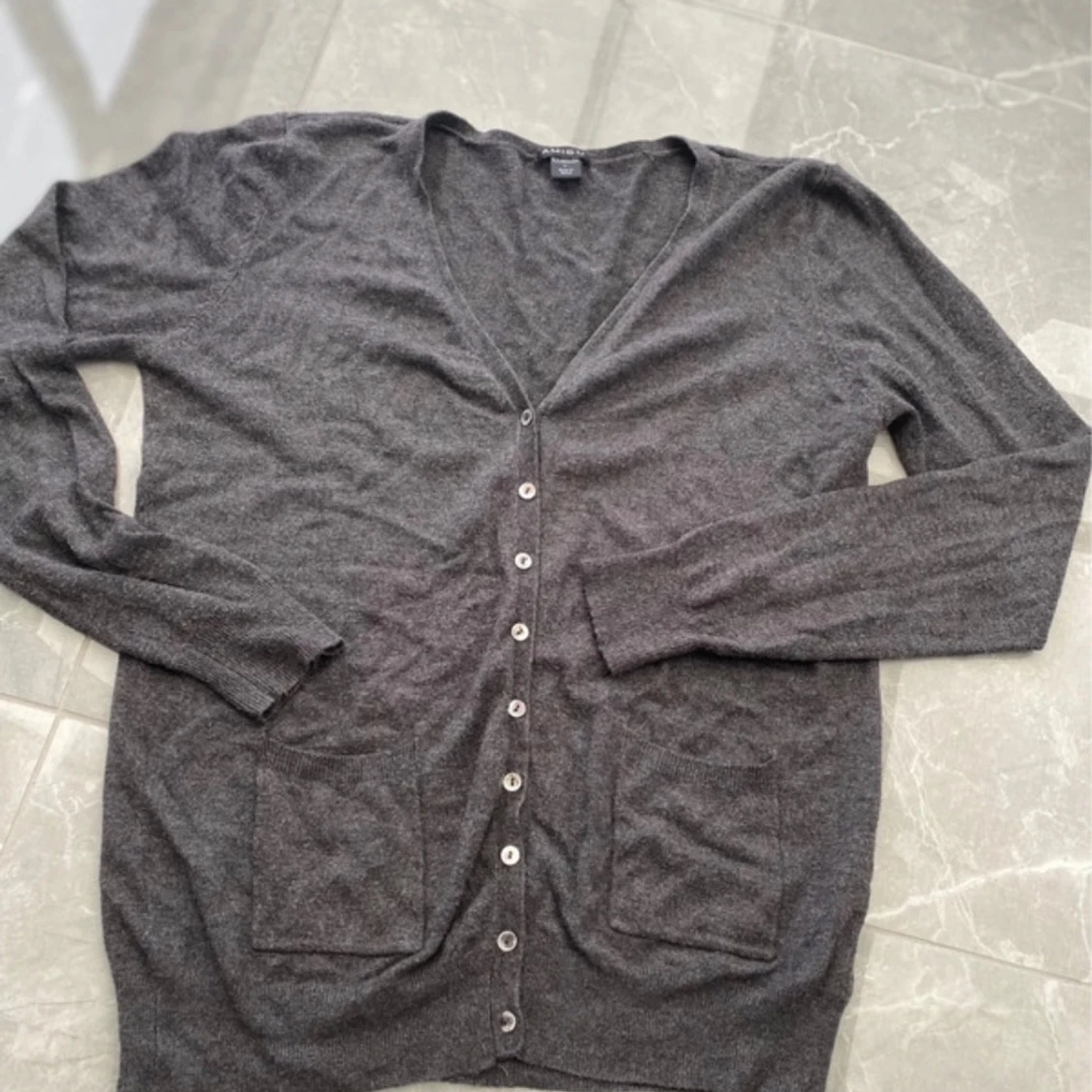 Grå kofta från Amisu