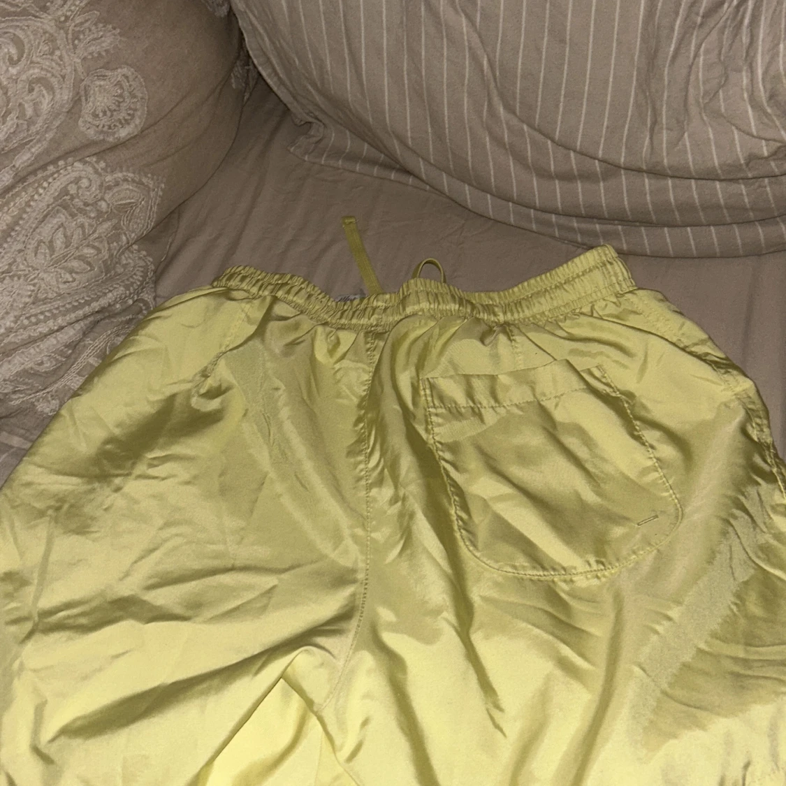 Gula shorts från Nike - 1