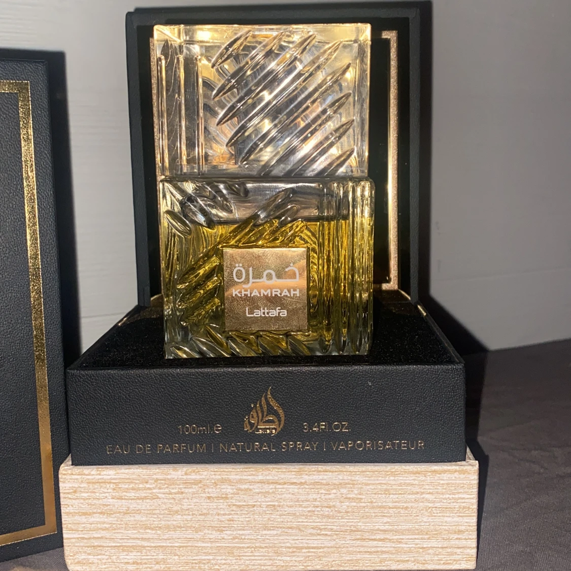 Khamrah Eau de Parfum från Lattafa