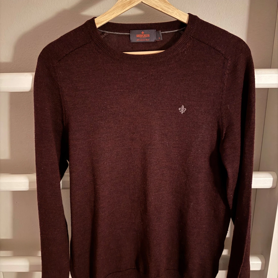 Vinröd tröja från Morris