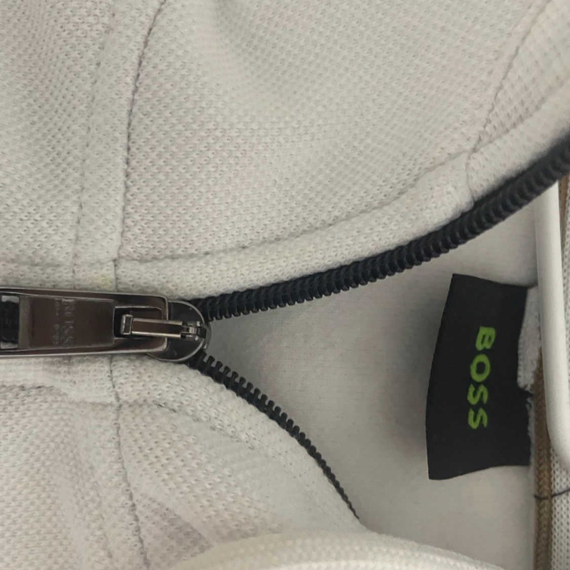 Vit huvtröja från BOSS - 90