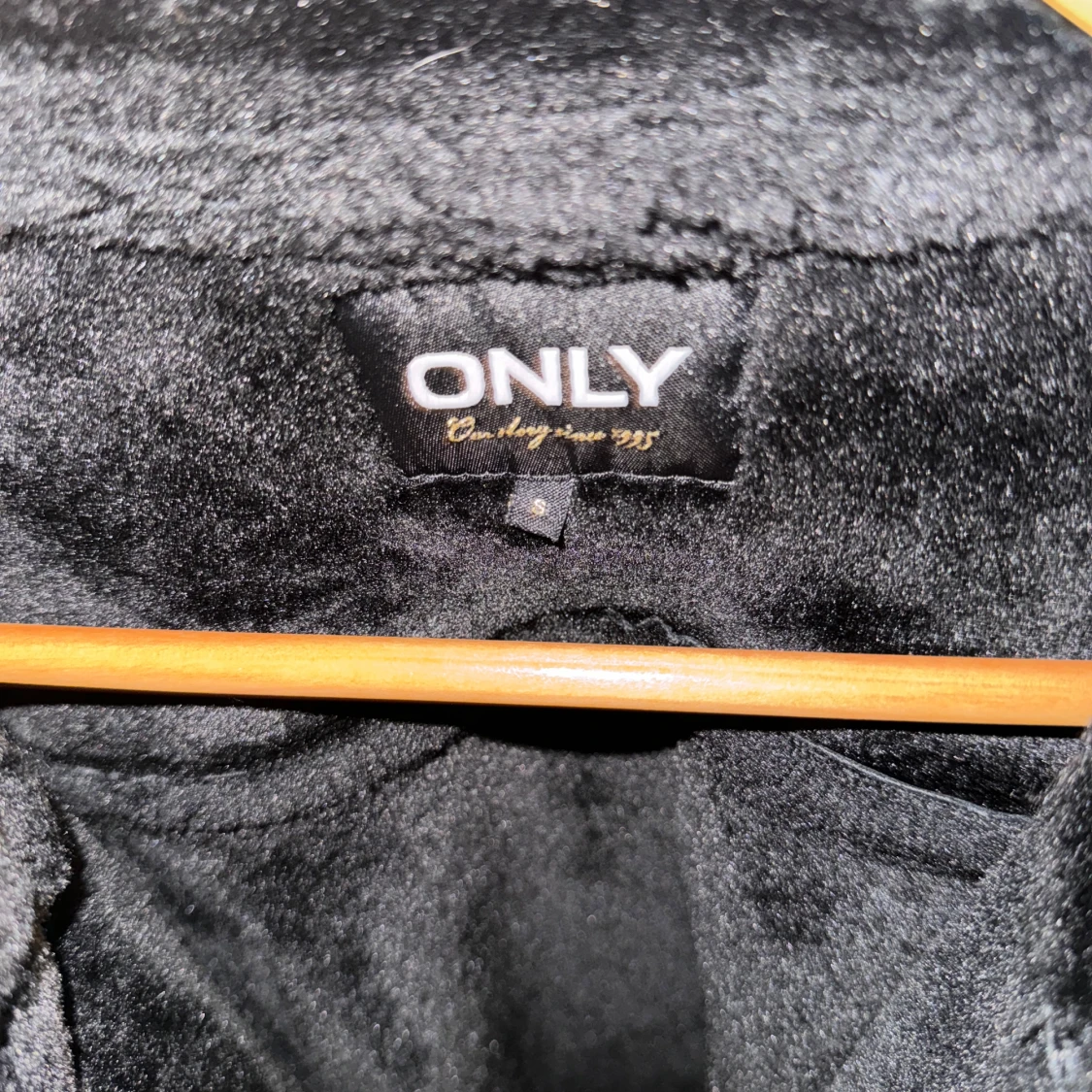 Svart skinnjacka från ONLY - 90