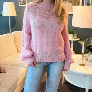SLUTSÅLD!! Rosa stickad tröja - Slutsåld rosa stockad tröja! Strlk S. lånad bild! 💘