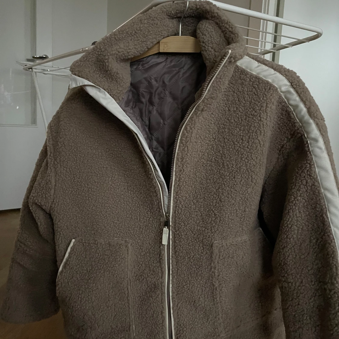 Beige teddyjacka med dragkedja - 91