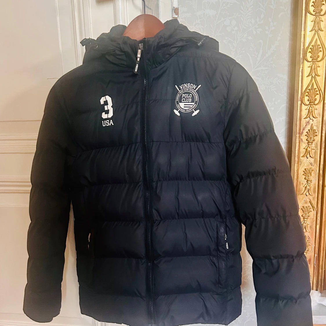 Svart dunjacka från U.S. Polo Assn.