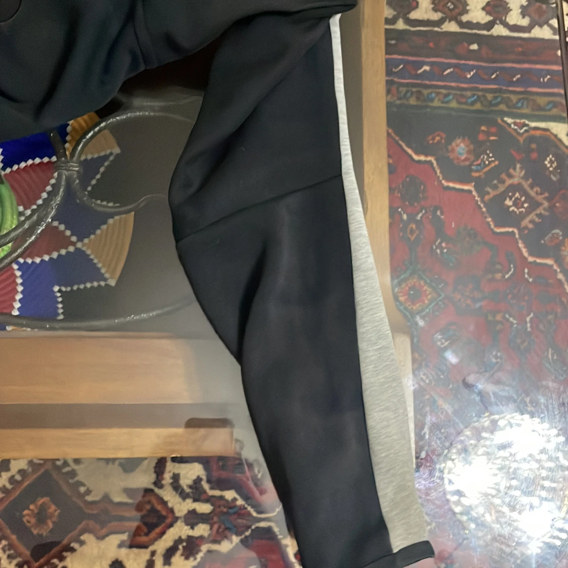 Grå och svart huvtröja från Nike - 92