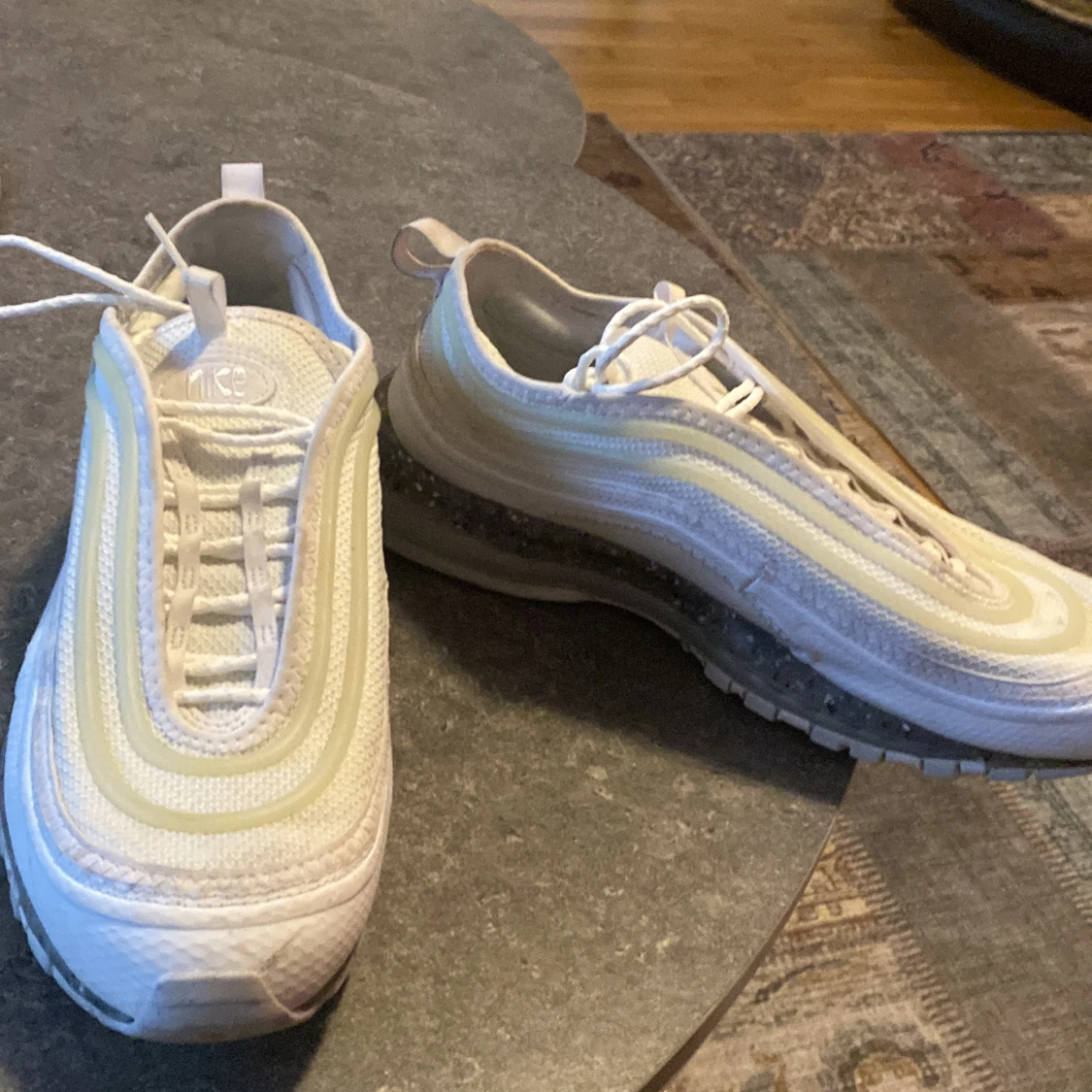 Nike Air Max sneakers i vitt och beige - 92