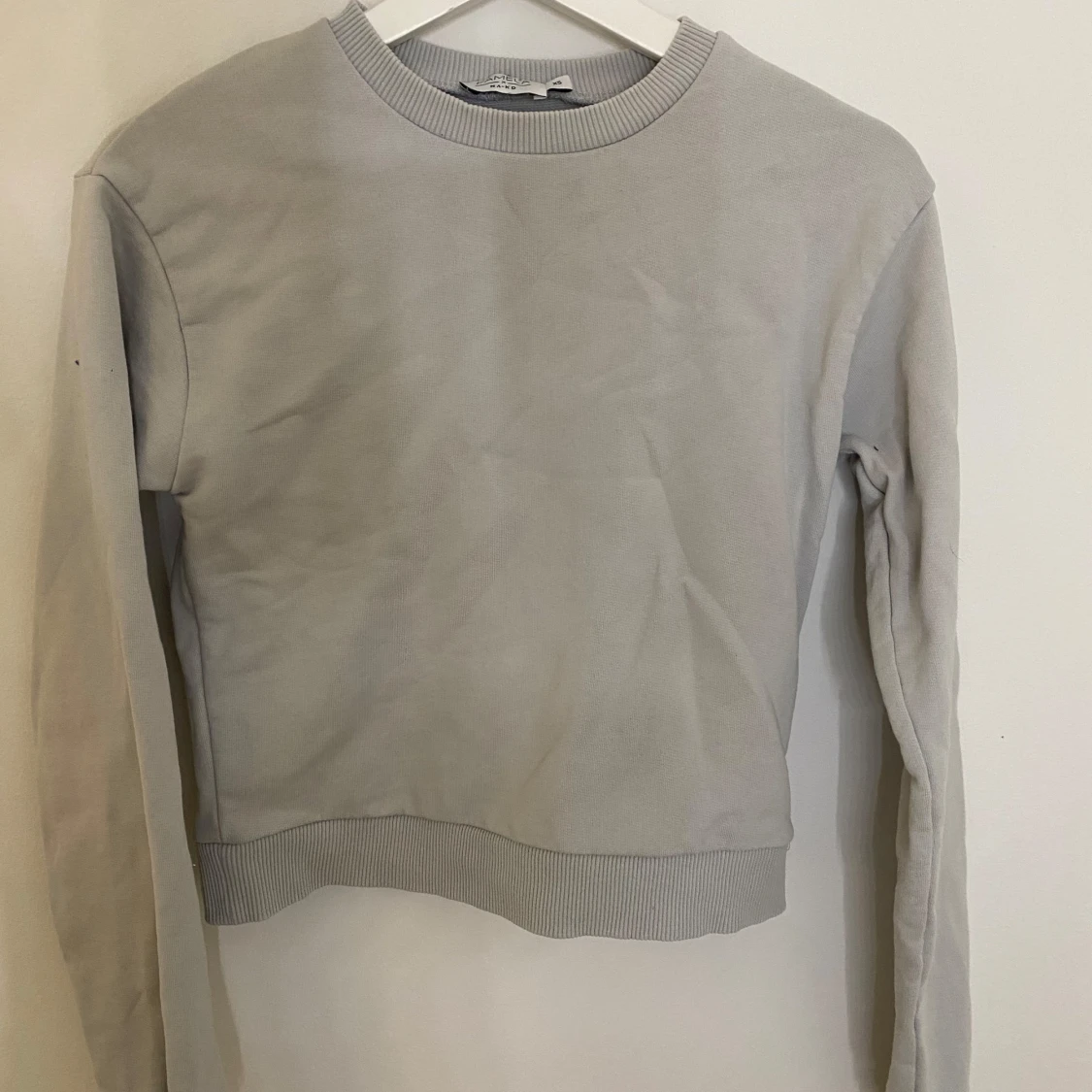 Grå sweatshirt NA-KD