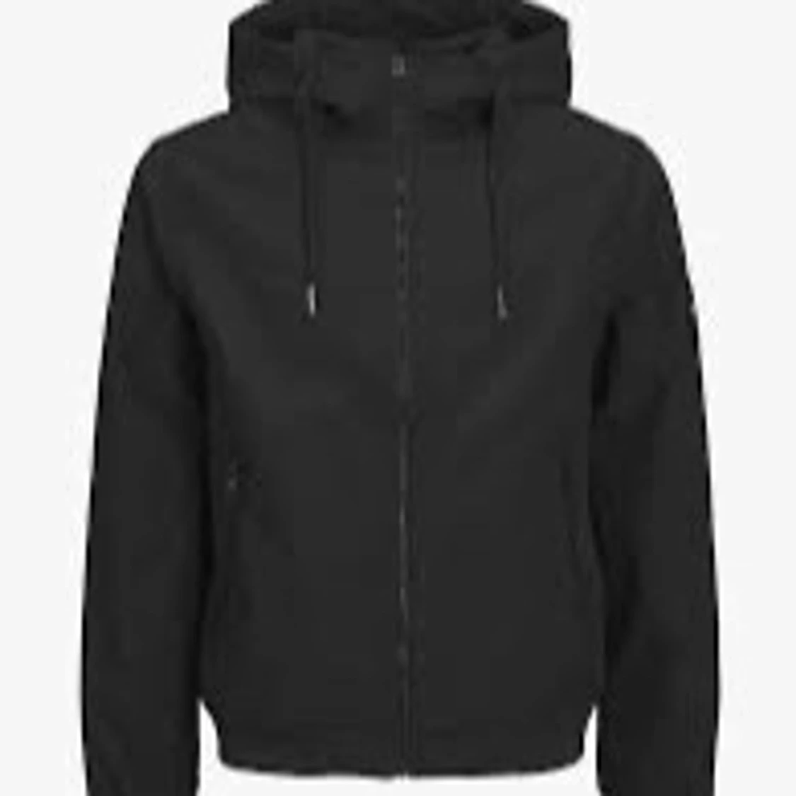 Svart vindjacka med huva