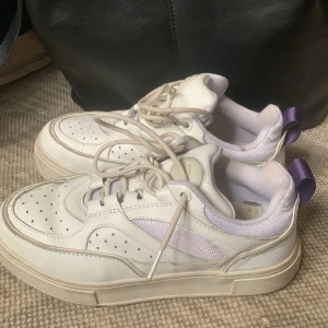 EYTYS SNEAKERS sidney  - Eytys sneakers i modellen sidney, storlek 37. 