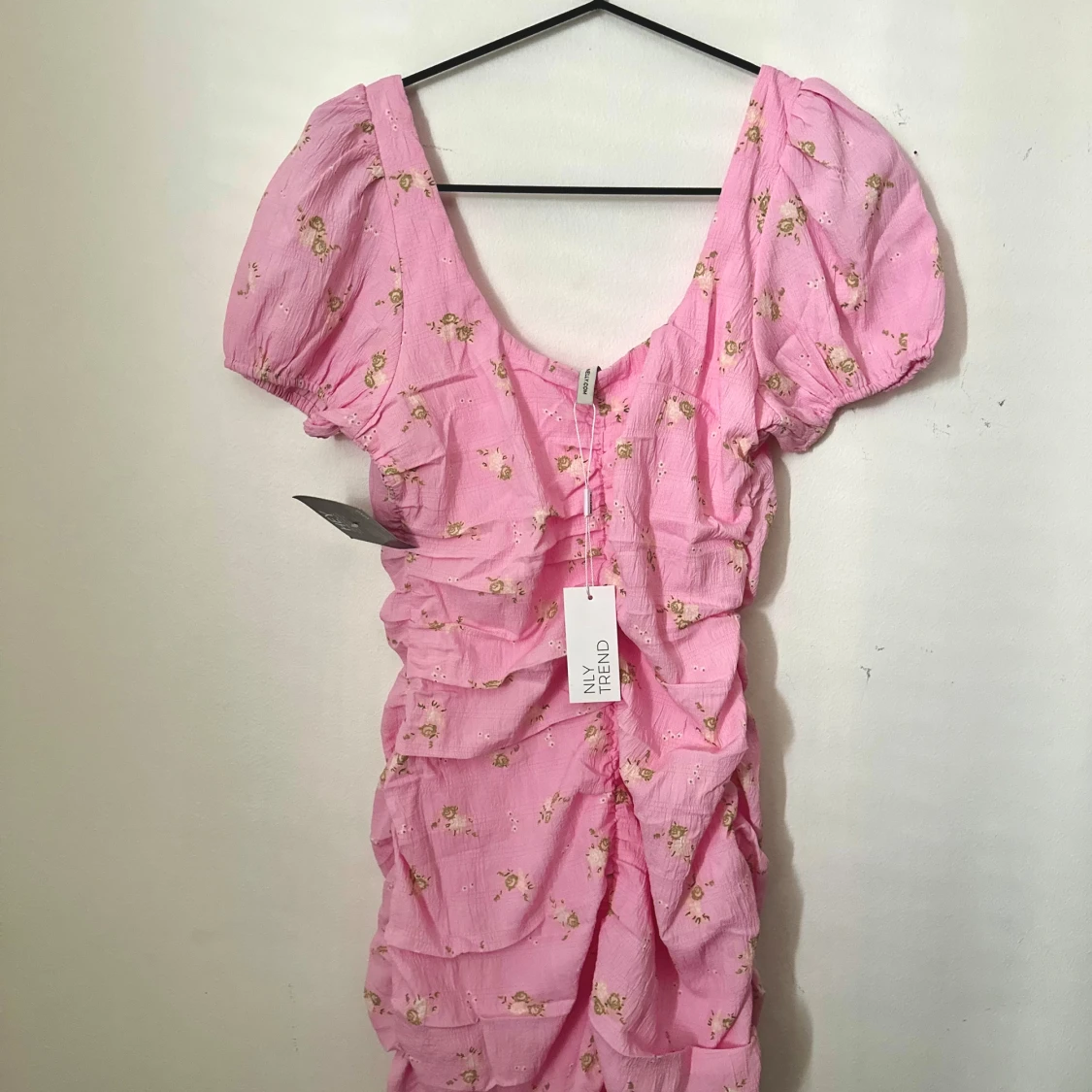 NY Button ruched dress, Nelly.com - 90