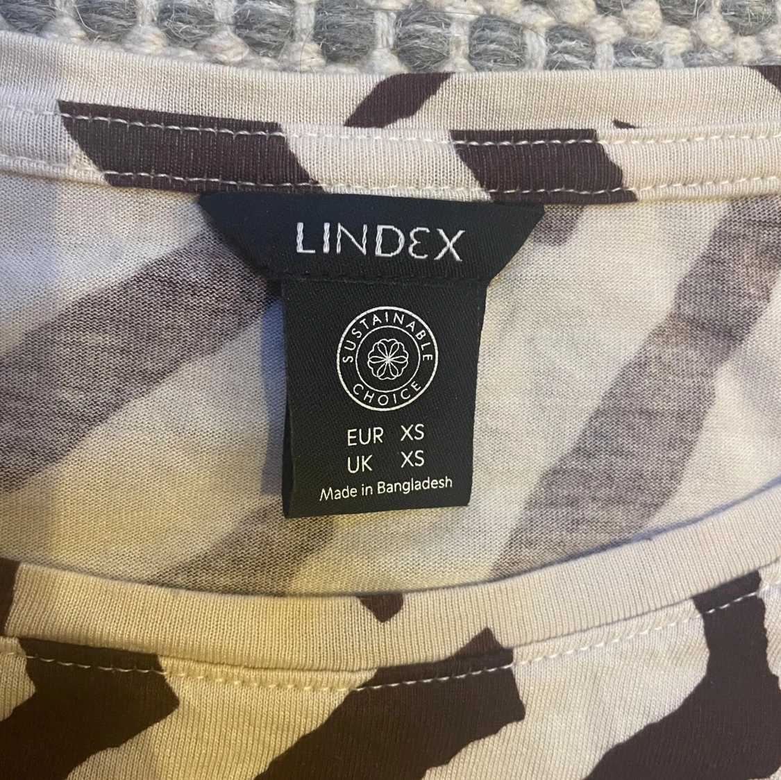Zebramönstrad topp från Lindex - 91