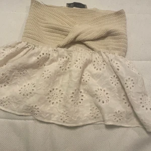 Somrig tube topp🥰 - Använd få gånger, är för stor för mig därför jag säljer🤗