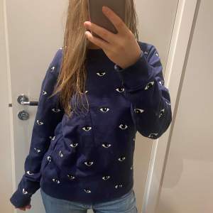 Perfekt nu inför hösten!🍁🍂 skit snygg sweatshirt från kenzo is storlek M. Pris går att diskutera🙌