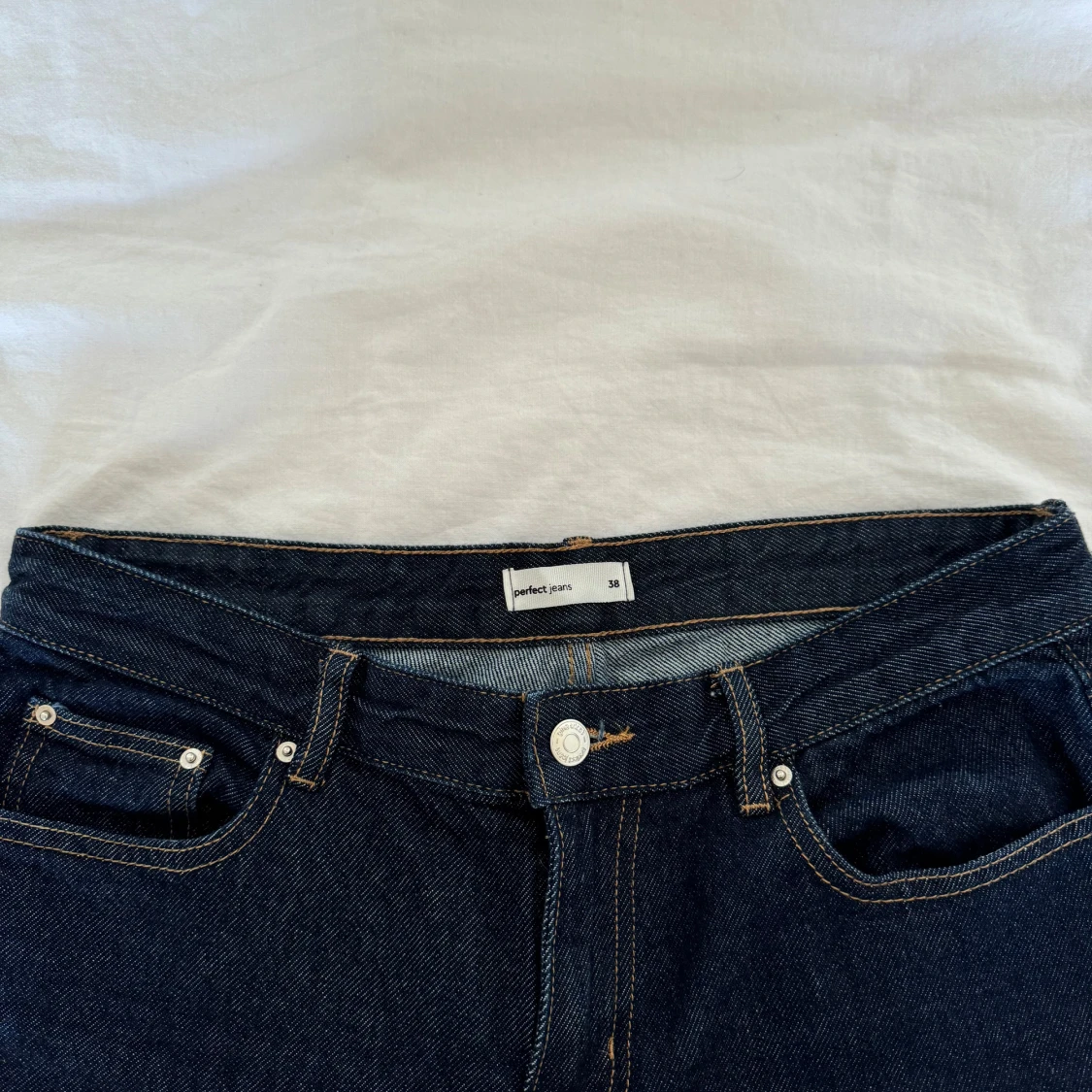 Mörkblåa jeans  - 91