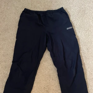 Adidas byxor  - Baggyarinblåa adidas byxor 