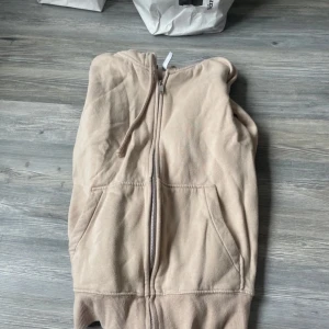 Sweatshirt - Storlek M använt men fof bra skick