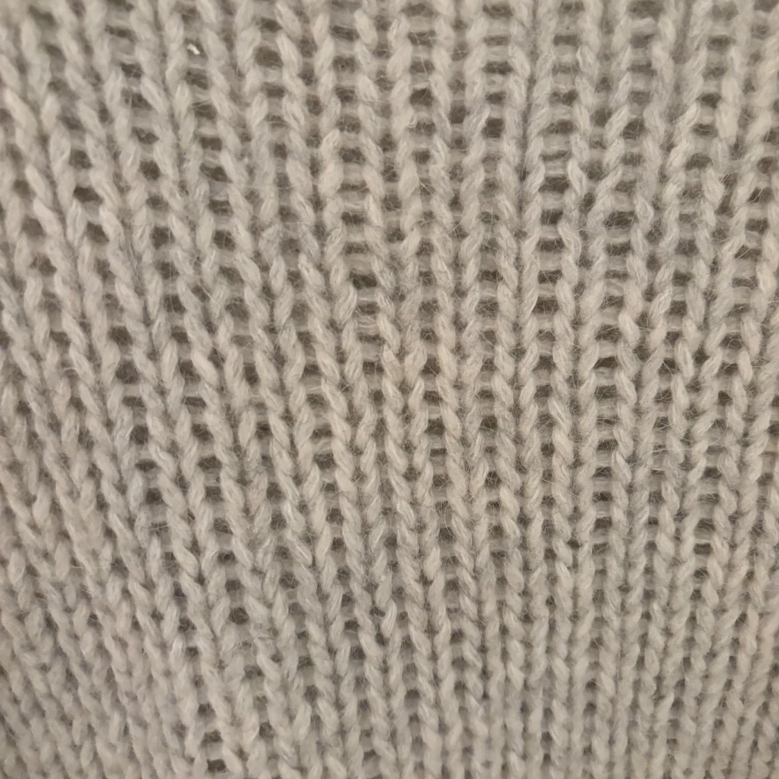 Beige stickad tröja från Zara - 90