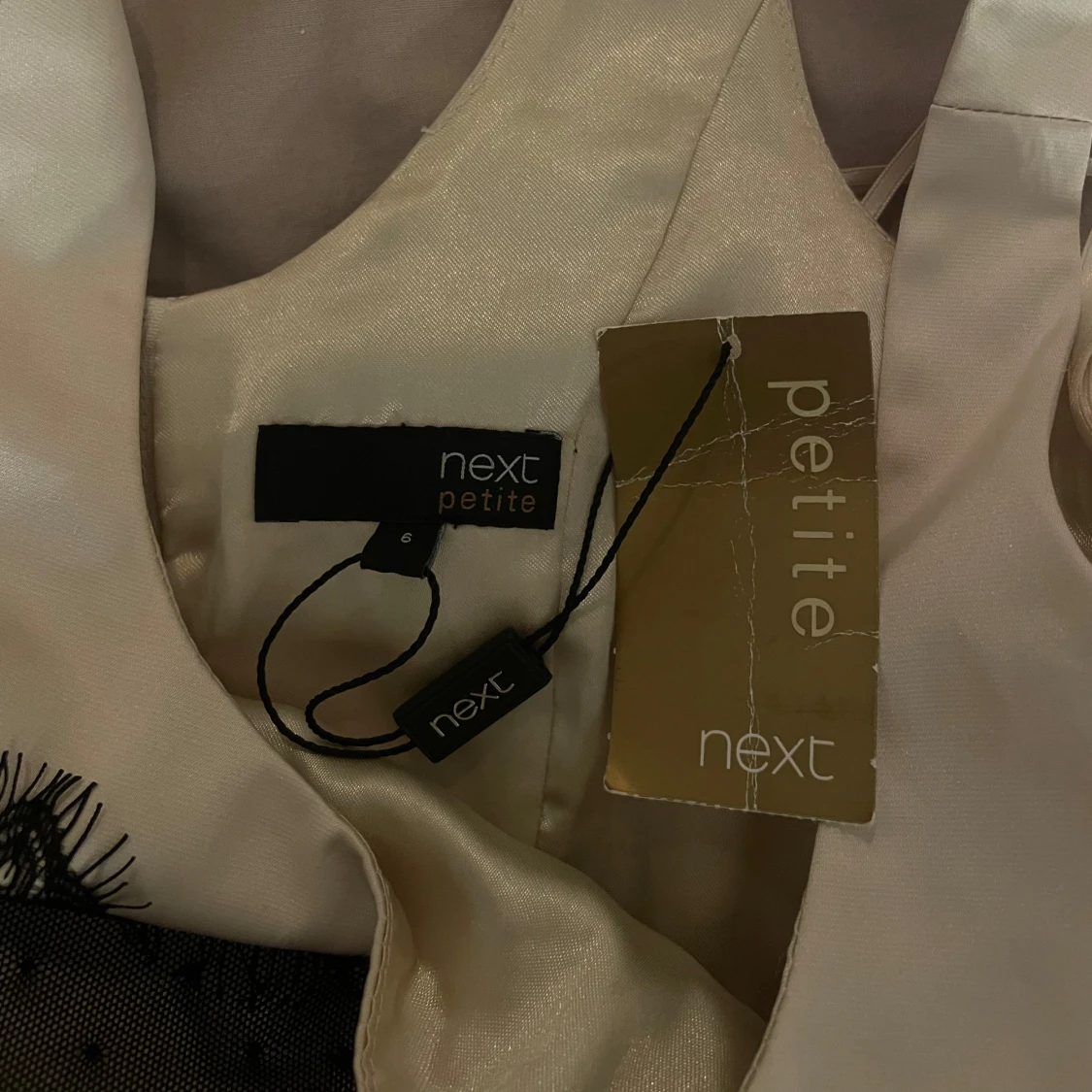 Vintage svart och beige spetslinne från Next - 91