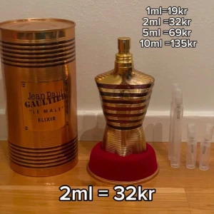 Le Male Elixir - Hej! säljer denna parfymi tester som finns i storlekarna 1ml = 19kr 2ml = 32kr 5ml= 69kr och 10ml = 135kr  säljer dom i samples då jag vill ta slut på min parfym och priset är extra bra eftersom jag har 200ml parfym i flaskan vilket gör att priset per milliiter blir billigare.  info om produkten   Le Male Elixir från Jean Paul Gaultier är en kraftfull och beroendeframkallande doft som lyfter den ikoniska originaldoften till nya, djärva höjder. Den öppnar med friska och energigivande noter av min