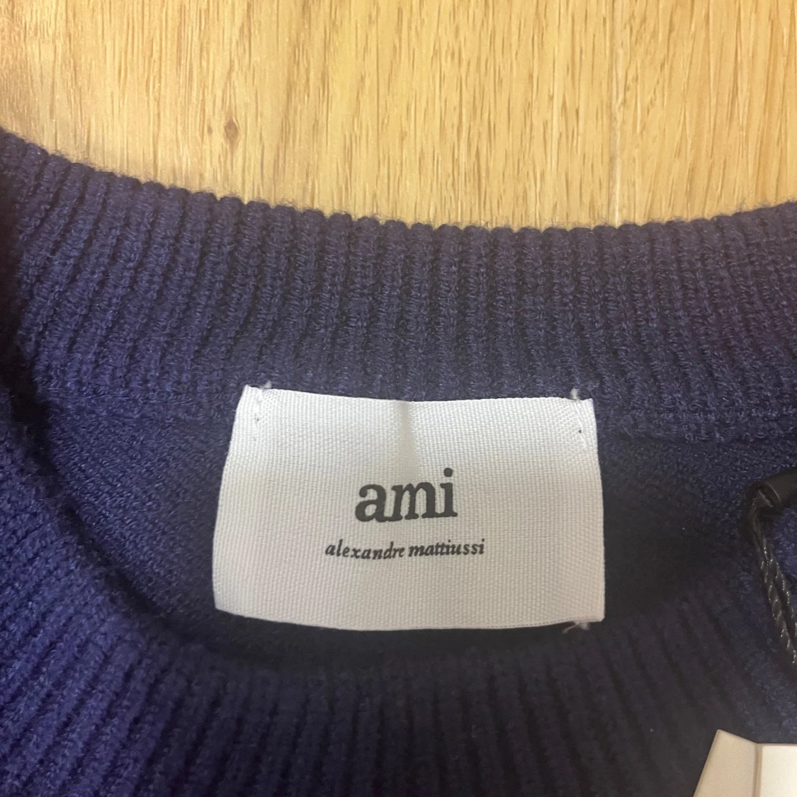 Mörkblå tröja från Ami Paris - 2