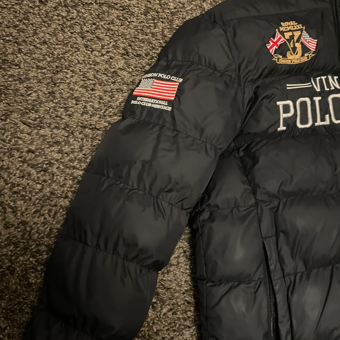 Svart dunjacka från Vinson Polo Club - 90