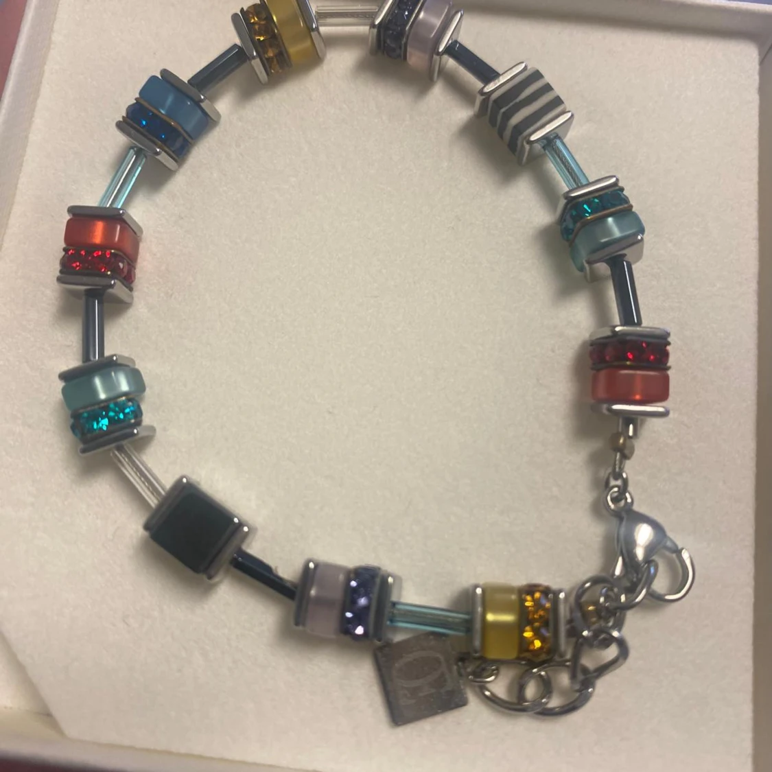 Färgglatt armband från Coeur de Lion