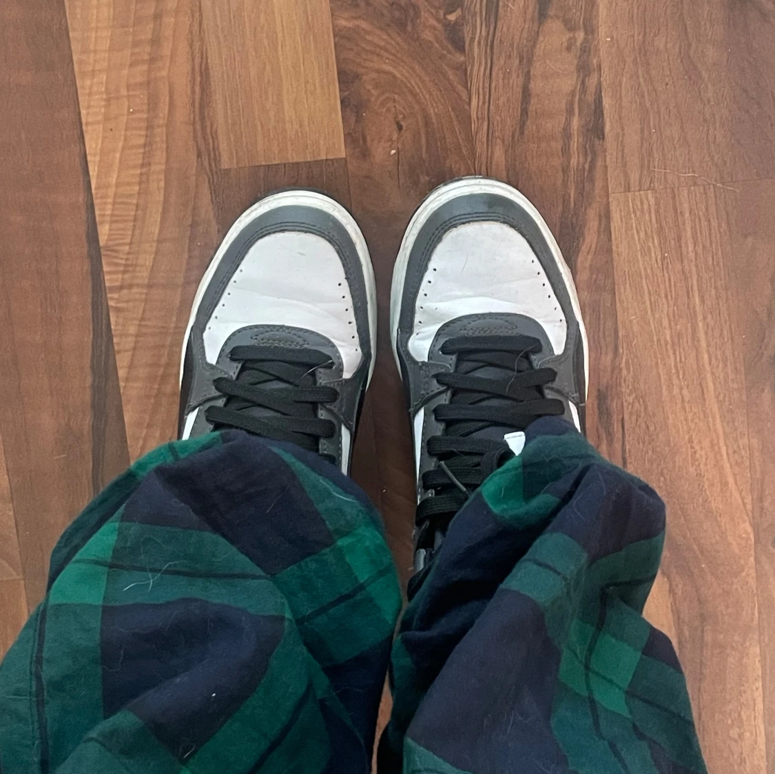 Svartvita sneakers från Puma