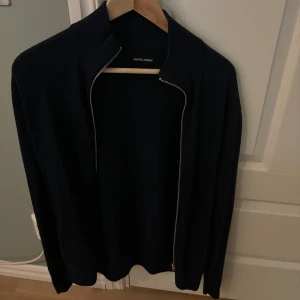 Tröja från Jack and jones - En helt oanvänd tröja från Jack and jones, priset är ej hugget i sten. 