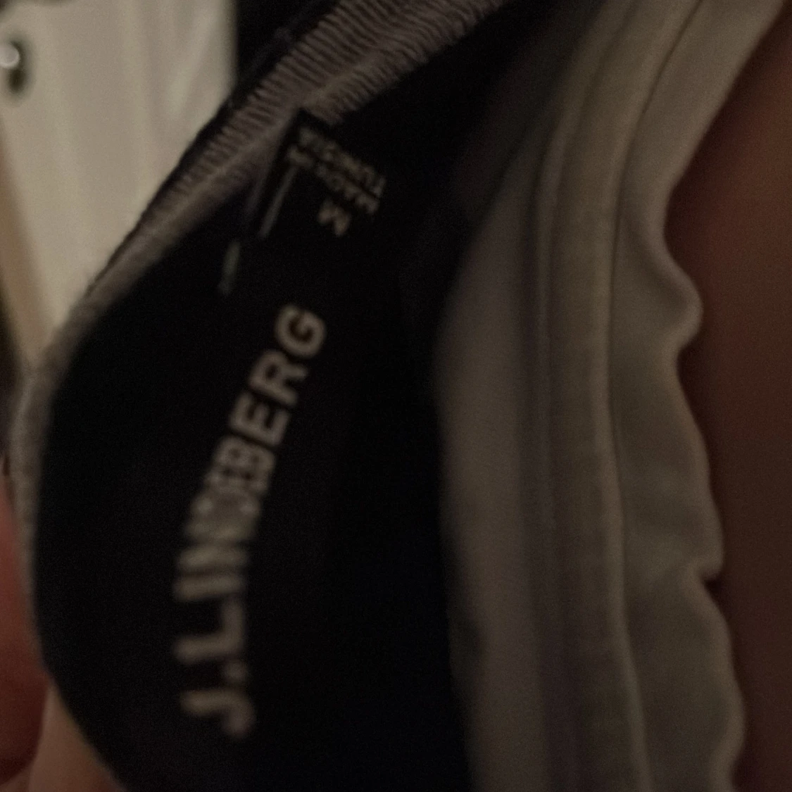 Marinblå  tröja från J.Lindeberg - 2