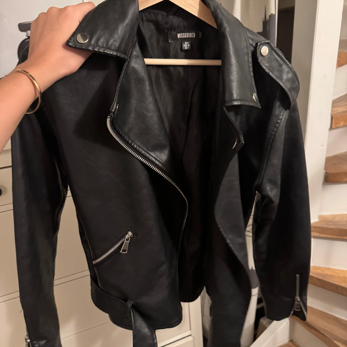 Svart skinnjacka - 92